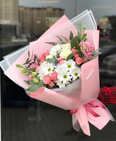 Букет цветов из: Розы, Лизиантусы и Хризантемы в Большой Луг